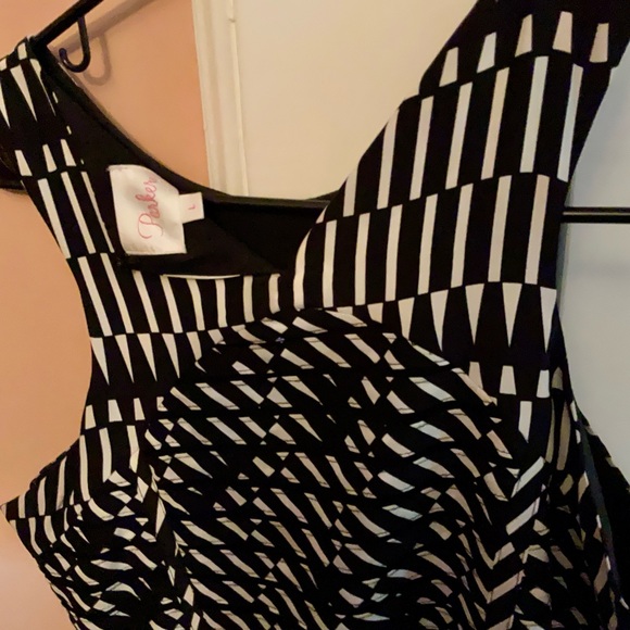 NWOT B & W Patterned Dress made from Parker - Picture 3 of 8
